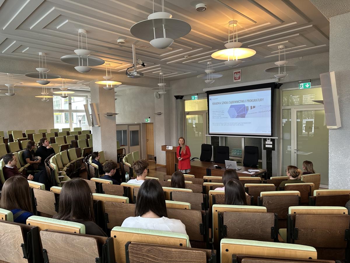 Powitanie uczestników w OSUiWM i prezentacja dróg dojścia do służby sędziowskiej i prokuratorskiej
